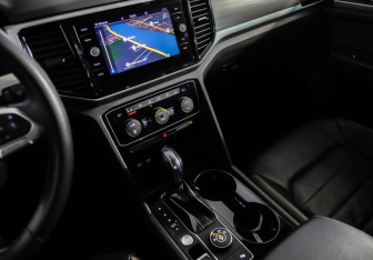 Подержанный автомобиль Volkswagen Teramont 2021 года (21 фото)