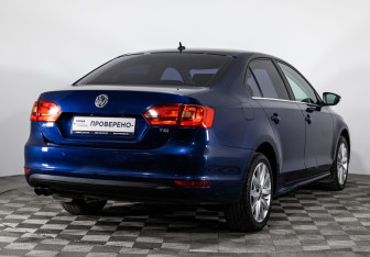 Подержанный автомобиль Volkswagen Jetta Sedan 2011 года (5 фото)