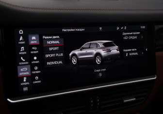 Подержанный автомобиль Porsche Cayenne 2019 года (19 фото)