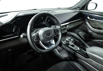 Подержанный автомобиль Geely Monjaro 2024 года (11 фото)