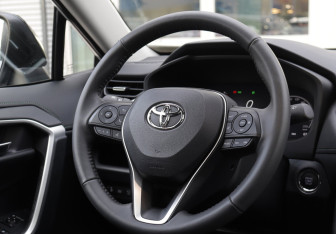 Новый Toyota RAV4 2025 (15 фото)