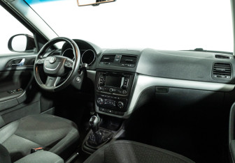 Подержанный автомобиль Skoda Yeti 2010 года (9 фото)