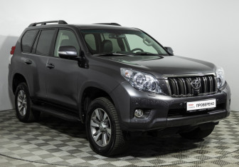Подержанный автомобиль Toyota Land Cruiser Prado 2011 года (3 фото)