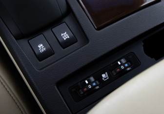 Подержанный автомобиль Lexus RX 2014 года (19 фото)