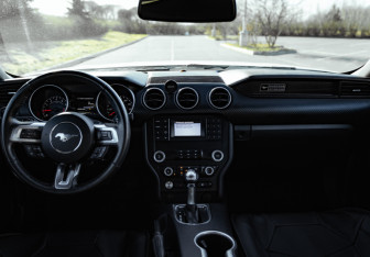 Подержанный автомобиль Ford Mustang Coupe 2020 года (24 фото)