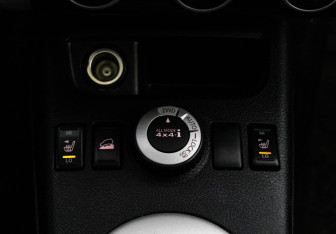 Подержанный автомобиль Nissan X-Trail 2010 года (16 фото)