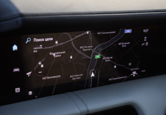 Подержанный автомобиль Porsche Taycan 2021 года (19 фото)