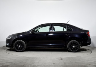 Подержанный автомобиль Skoda Rapid Liftback 2017 года (8 фото)