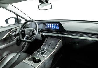 Подержанный автомобиль Omoda C5 2023 года (9 фото)