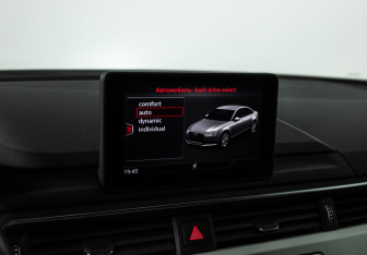 Подержанный автомобиль Audi A4 Sedan 2018 года (17 фото)