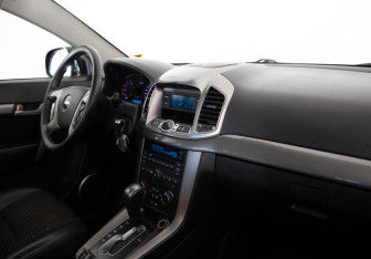 Подержанный автомобиль Chevrolet Captiva 2012 года (14 фото)