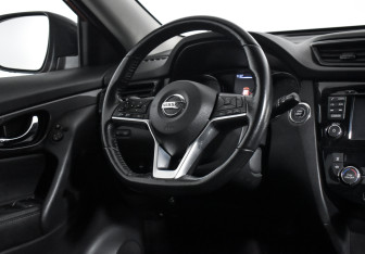 Подержанный автомобиль Nissan X-Trail 2019 года (14 фото)