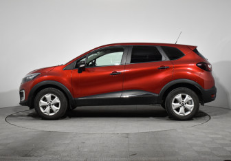 Подержанный автомобиль Renault Kaptur 2020 года (8 фото)