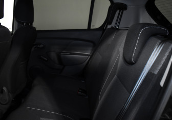 Подержанный автомобиль Renault Sandero 2021 года (12 фото)