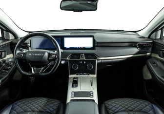 Подержанный автомобиль Exeed TXL 2022 года (13 фото)