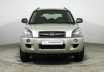 Подержанный автомобиль Hyundai Tucson 2008 года (2 фото)