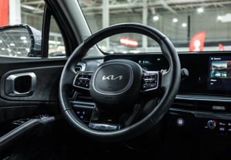 Подержанный автомобиль Kia Sorento 2024 года (13 фото)