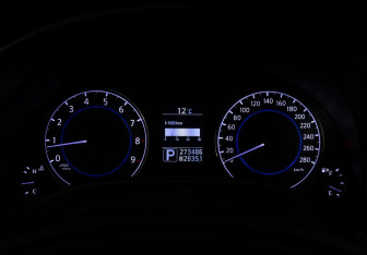 Подержанный автомобиль Infiniti G Sedan 2012 года (25 фото)