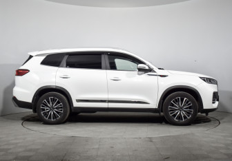 Подержанный автомобиль Chery Tiggo 8 Pro Max 2024 года (4 фото)