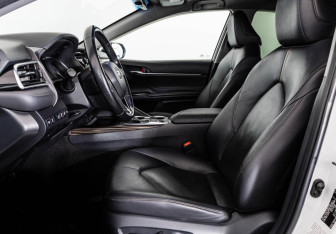 Подержанный автомобиль Toyota Camry Sedan 2019 года (25 фото)