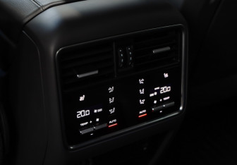 Подержанный автомобиль Porsche Cayenne 2019 года (21 фото)