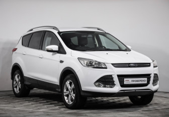 Подержанный автомобиль Ford Kuga 2016 года (3 фото)