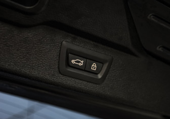 Подержанный автомобиль BMW X5 2017 года (31 фото)