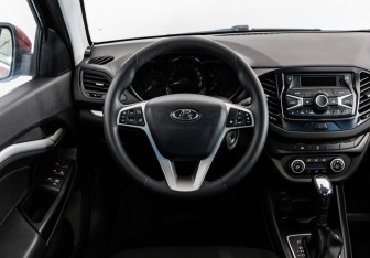 Подержанный автомобиль LADA (ВАЗ) Vesta Sedan 2019 года (11 фото)