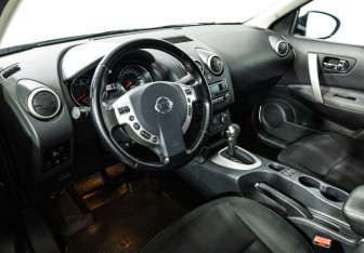Подержанный автомобиль Nissan Qashqai 2013 года (11 фото)