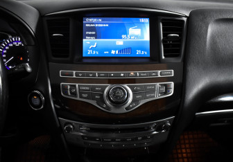 Подержанный автомобиль Infiniti QX60 2014 года (21 фото)