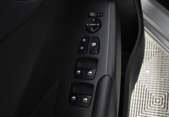 Подержанный автомобиль Hyundai Solaris Sedan 2017 года (17 фото)