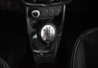 Подержанный автомобиль Renault Duster 2016 года (18 фото)