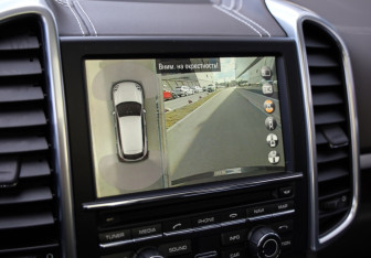 Подержанный автомобиль Porsche Cayenne 2015 года (22 фото)