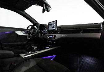 Подержанный автомобиль Audi A4 Sedan 2021 года (33 фото)