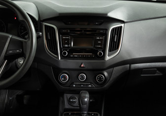 Подержанный автомобиль Hyundai Creta 2016 года (14 фото)