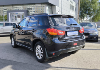 Подержанный автомобиль Mitsubishi ASX 2014 года (6 фото)