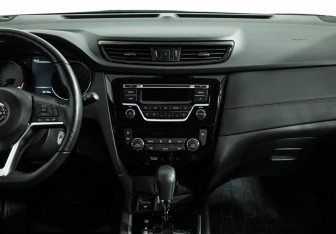 Подержанный автомобиль Nissan Qashqai 2021 года (14 фото)