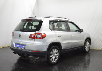 Подержанный автомобиль Volkswagen Tiguan 2010 года (5 фото)
