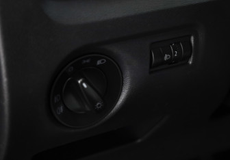 Подержанный автомобиль Skoda Fabia Hatchback 2013 года (14 фото)