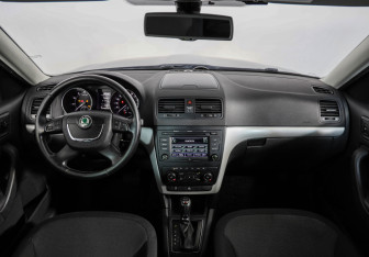 Подержанный автомобиль Skoda Yeti 2012 года (10 фото)