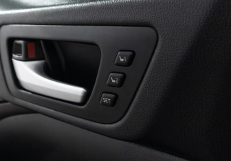 Подержанный автомобиль Toyota Highlander 2014 года (19 фото)