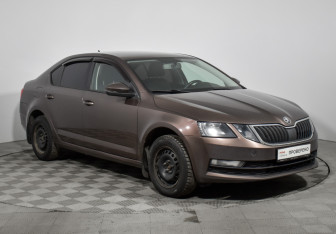 Подержанный автомобиль Skoda Octavia Liftback 2019 года (3 фото)