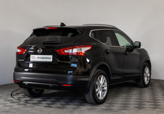 Подержанный автомобиль Nissan Qashqai 2017 года (5 фото)