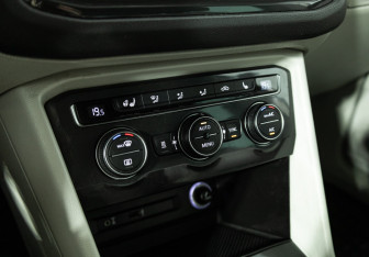 Подержанный автомобиль Volkswagen Tiguan 2017 года (17 фото)