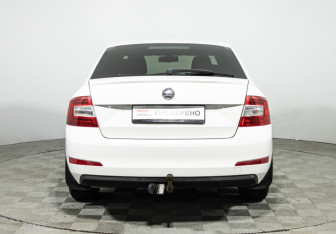 Подержанный автомобиль Skoda Octavia Liftback 2014 года (6 фото)