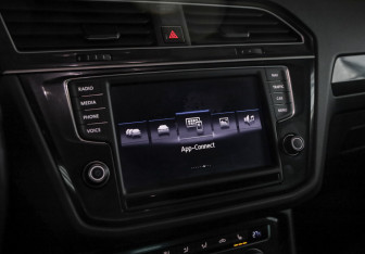 Подержанный автомобиль Volkswagen Tiguan 2017 года (15 фото)