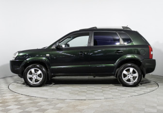 Подержанный автомобиль Hyundai Tucson 2008 года (8 фото)