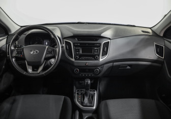 Подержанный автомобиль Hyundai Creta 2019 года (10 фото)