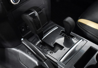 Подержанный автомобиль Mitsubishi Pajero 2007 года (11 фото)