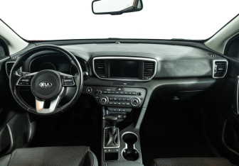 Подержанный автомобиль Kia Sportage 2020 года (13 фото)